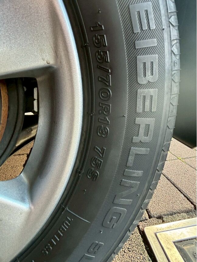 タイヤも溝があり、そのままでもまだ乗れます。